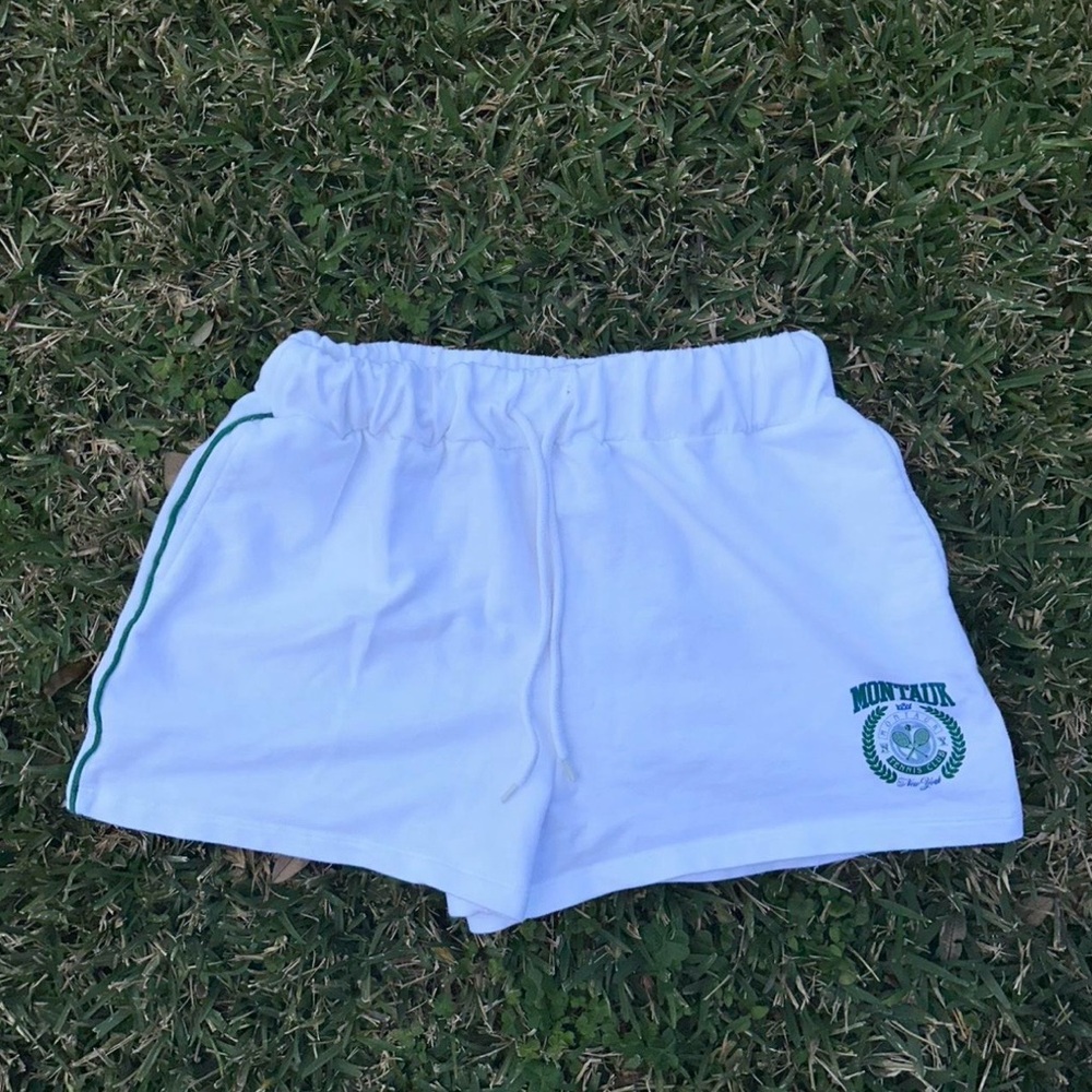 Forever 21 White Women's Shorts with Green Accents | Large